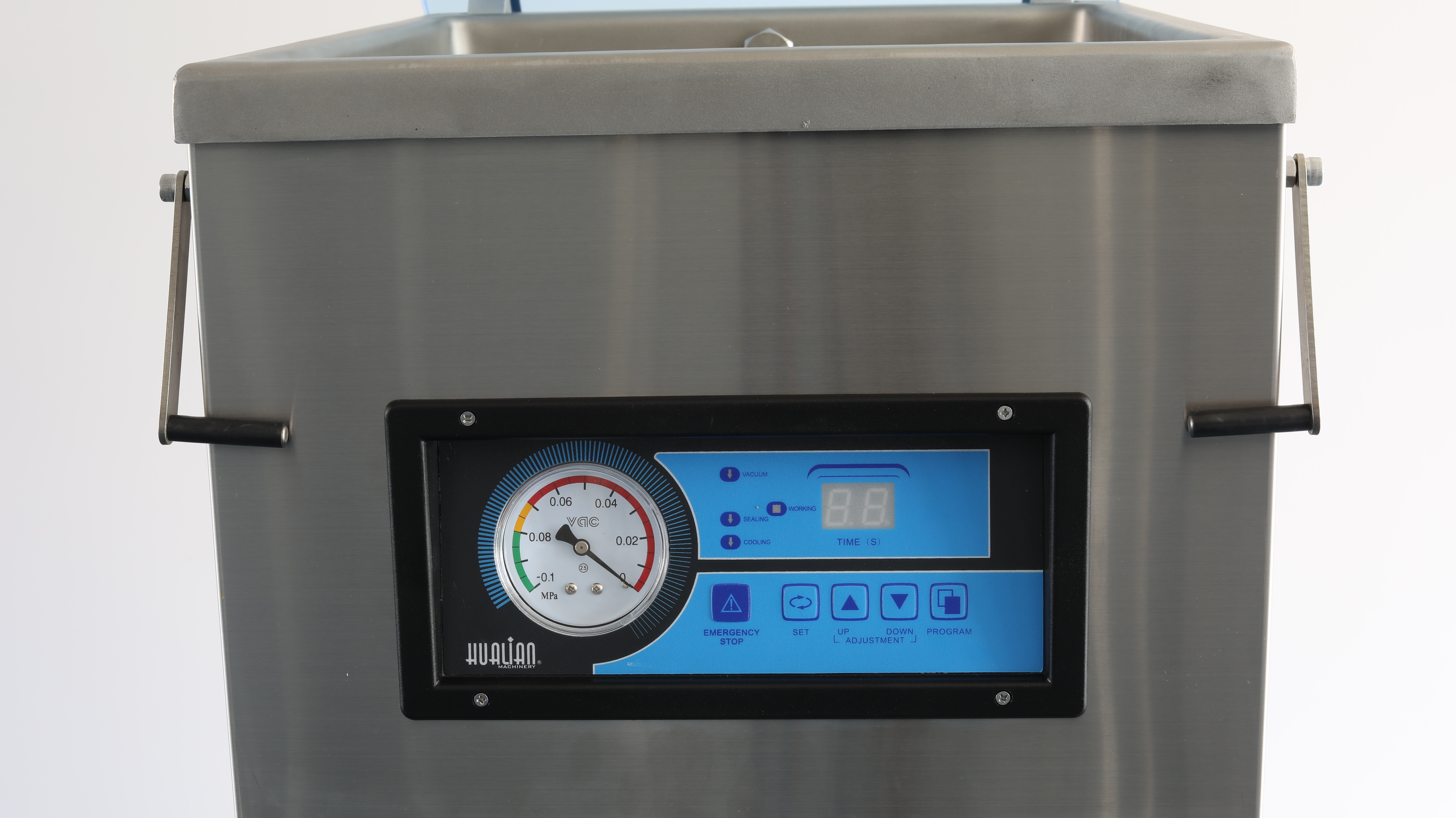 تفاصيل آلة التغليف CUUM 04